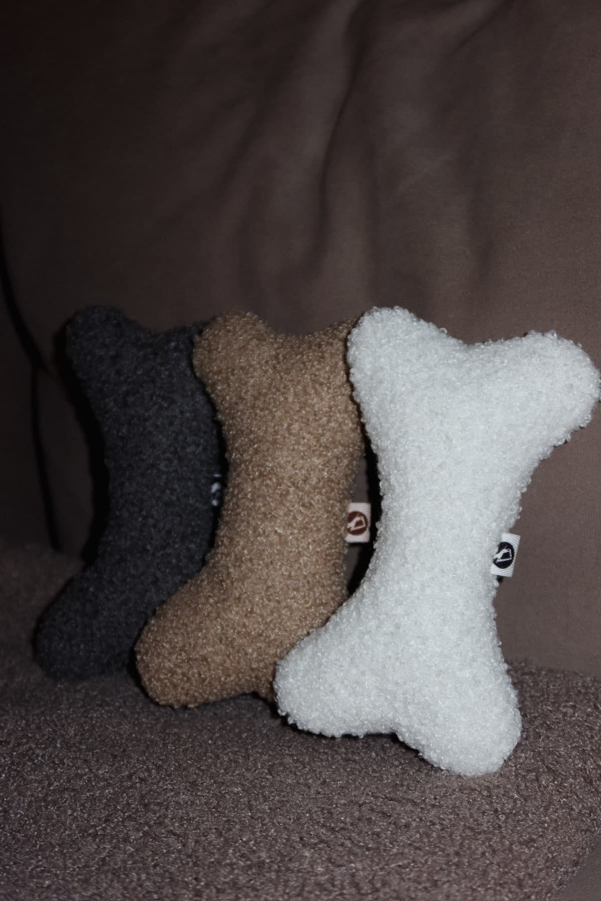 Мягкие игрушки-косточки в палитре PETLAND